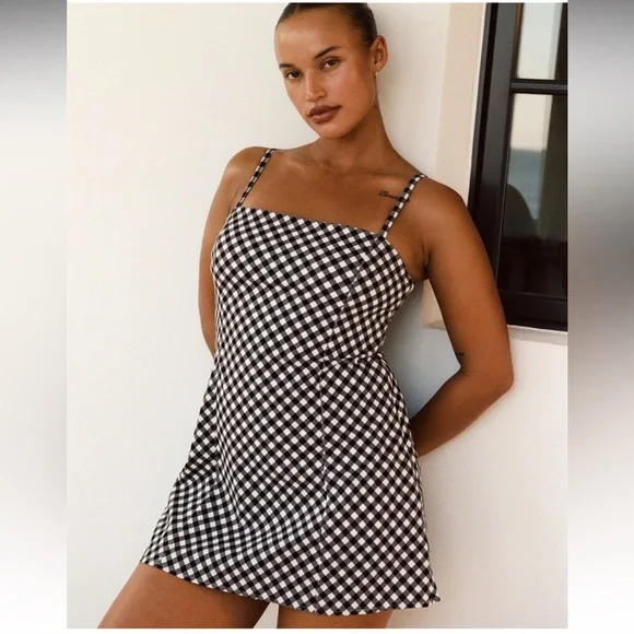Abercrombie & Fitch Black and White Gingham Bra-Free Everyday Skort Dress - Picture 1 of 10